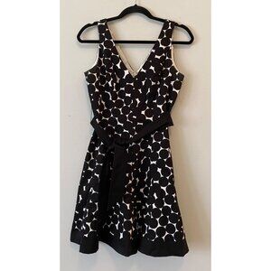 Jones Wear Dress Black White Geometric Pattern Sleeveless V-Neck w/ Belt Size 4